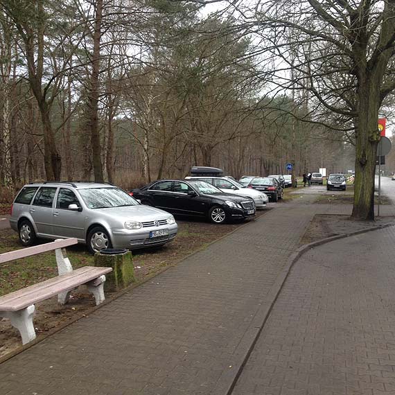 Kierowcy parkuj gdzie popadnie!