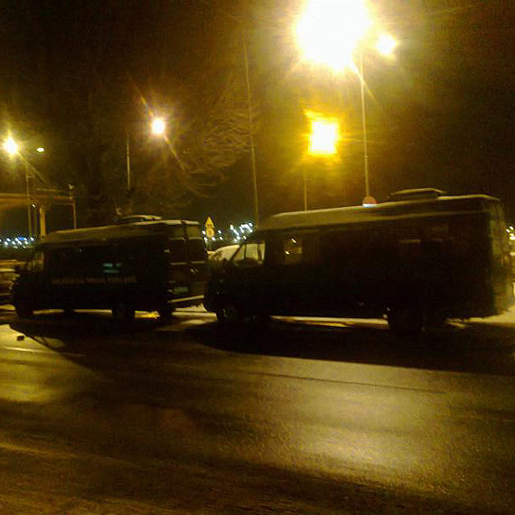 Czytelnik: Kierowcy notorycznie parkują w zatoczce przed Bielikami