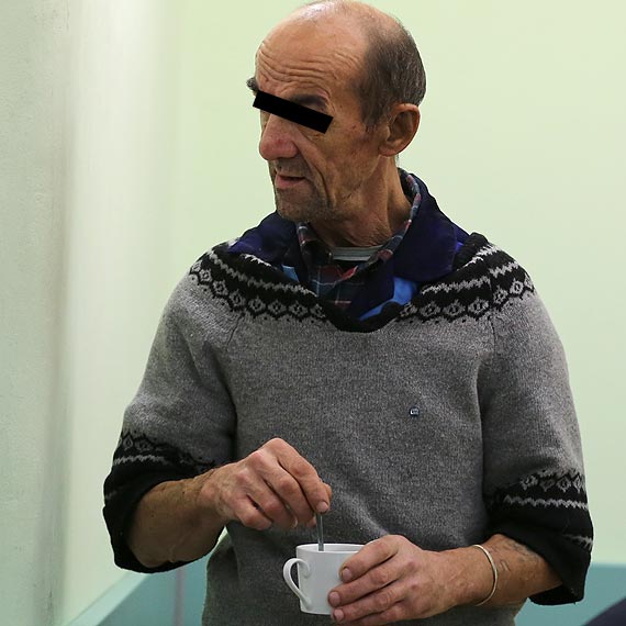 Czytelnik: Pijany pan Jerzy wymachiwa noem