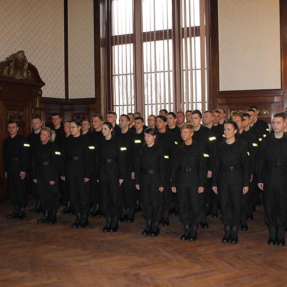 Ślubowanie nowych policjantów. Dwóch zasili szeregi świnoujskiej policji