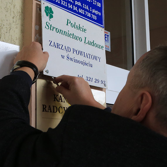Koniec PSL w Świnoujściu. Sztandar wyprowadzić! Zobacz film!