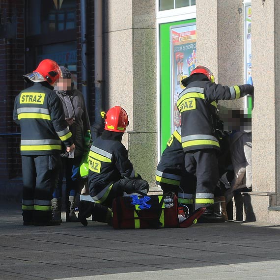 Moda kobieta zasaba. Interweniowali straacy