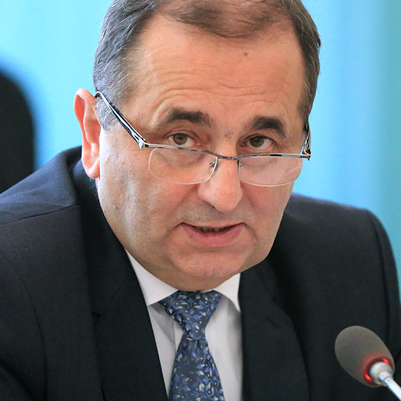 Prezydent tumaczy si z niszej ceny