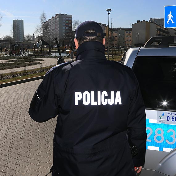 Pijana matka opiekowaa si synem na placu zabaw. Miaa ponad 3 promile!
