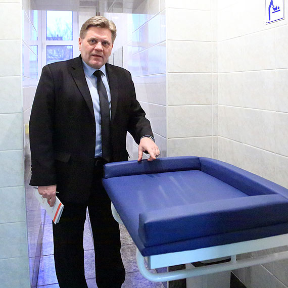 Czytelniczka: Dla kogo jest przewijak w Urzdzie Miasta skoro nie mona tam przewin dziecka? 