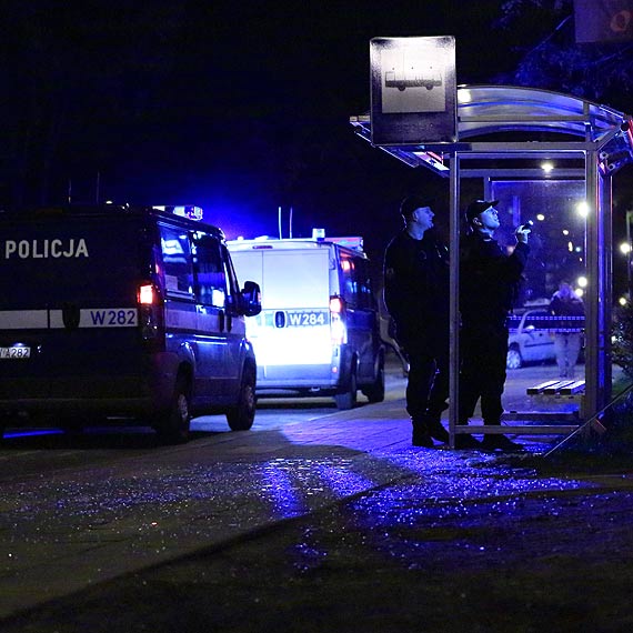 Dwch wandali zniszczyo przystanek. Zostali zatrzymani na gorcym uczynku, zajmie si nimi sd 
