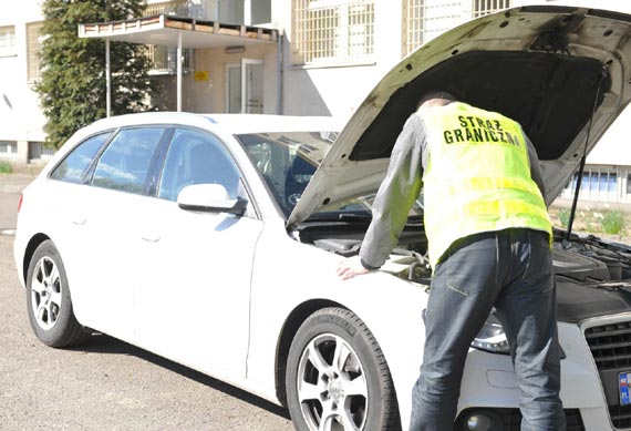 Stra graniczna odzyskaa skradzione w Szwecji audi A4 
