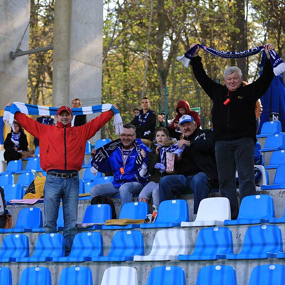 Pikarze Floty winoujcie w 25. kolejce I ligi przegrali z Puszcz Niepoomice 0:1.