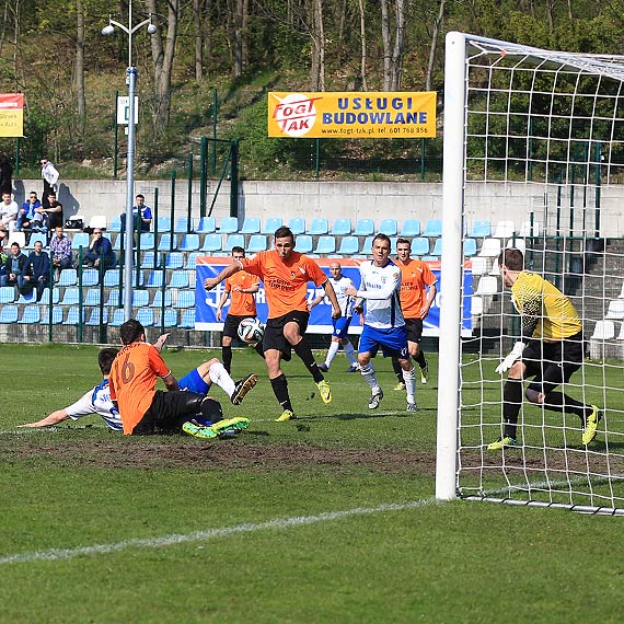 Pikarze Floty winoujcie w 25. kolejce I ligi przegrali z Puszcz Niepoomice 0:1.