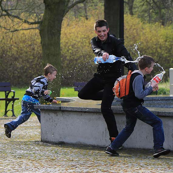 LANY PONIEDZIAŁEK Dziś, także Tobie może nie ujść na sucho!