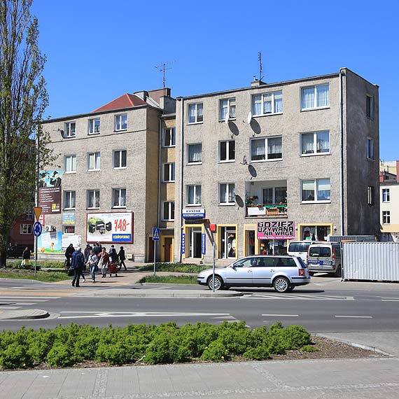 Pęka budynek przy ulicy Konstytucji 3 Maja! Mieszkańcy boją się, że blok runie. Zobacz film!