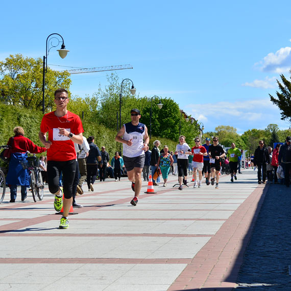 Przebiegli ponad 11 km po świnoujskiej plaży i promenadzie