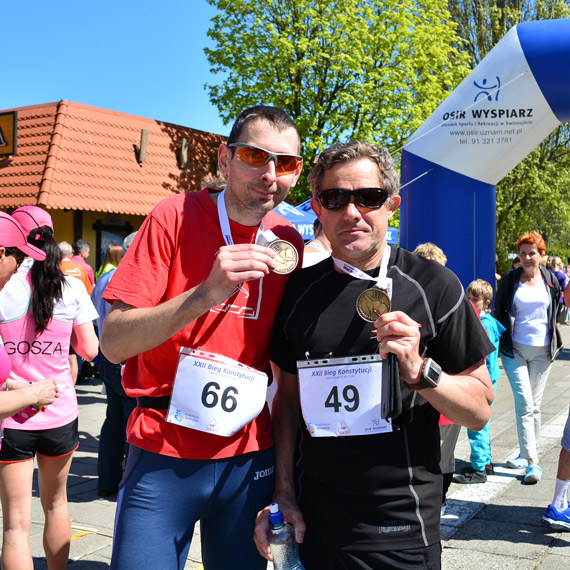 Przebiegli ponad 11 km po świnoujskiej plaży i promenadzie