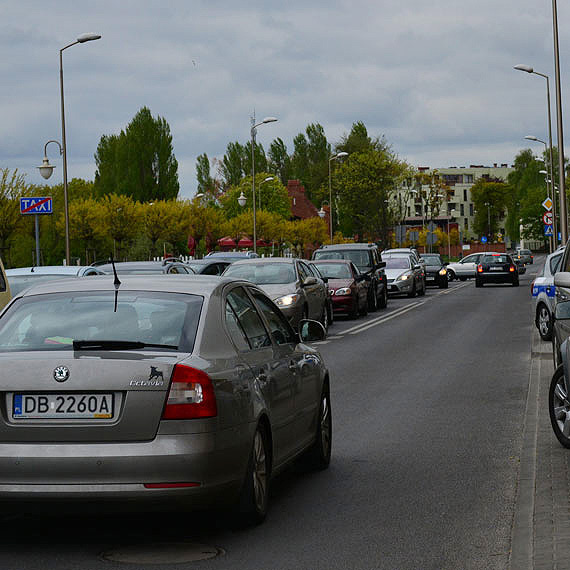Ponad godzina czekania i ogromne kolejki - tak wyglda przeprawa w ostatni dzie Majwki