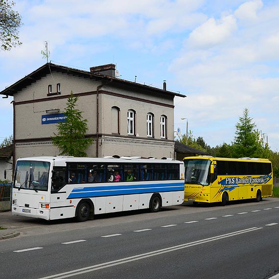 Bałagan na kolei. Remont torów i ścisk w autobusie zastępczym