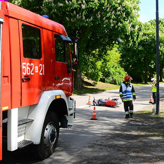 Na Warszowie motocyklista uderzył w Forda. Mężczyzna trafił do szpitala