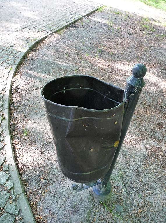 Wandale znowu dali o sobie znać. Tym razem w Parku Zdrojowym