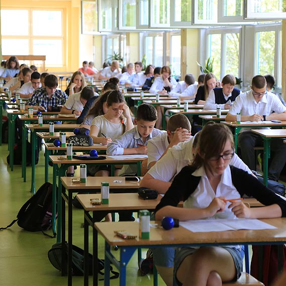 Konkurs matematyczny w Zespole Szk Oglnoksztaccych. Zobacz film!