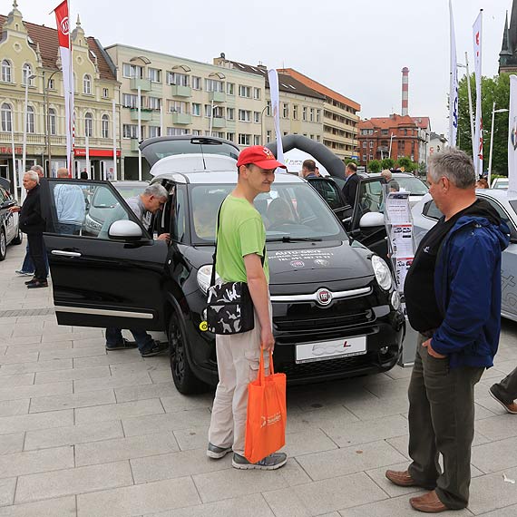 Salon samochodowy na Placu Wolnoci. Ogldajcie w sobot i niedziel