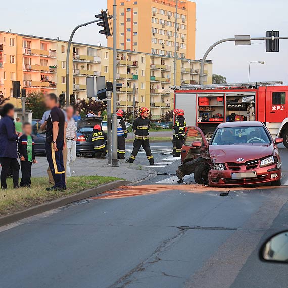 11 Listopada/Poznaska:  BMW i nissan skasowane