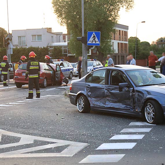 11 Listopada/Poznańska: BMW i nissan skasowane