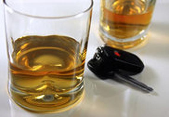 Pijany i bez uprawnie 38- letni kierowca pdzi prawie 120 km/h. Mia promil alkoholu