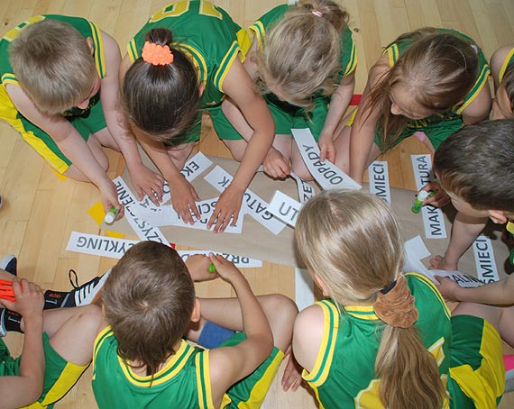 VI Midzyszkolny Turniej Gier i Zabaw dla klas III z przyborem niekonwencjonalnym