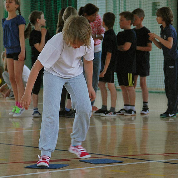 VI Midzyszkolny Turniej Gier i Zabaw dla klas III z przyborem niekonwencjonalnym