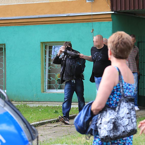 Policja uja poszukiwanego mczyzn. Wpad, bo wtargn na teren niezamieszkanego domu wczasowego