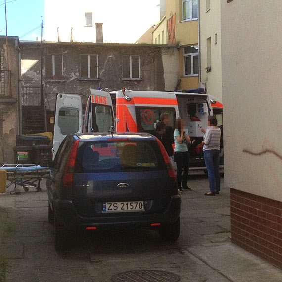 16- latek wypad z okna. Popisywa si przed koleankami