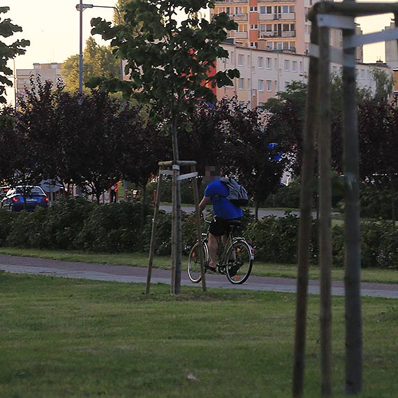 By tak pijany, e rower  tylko przeszkadza
