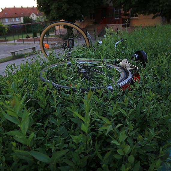 By tak pijany, e rower  tylko przeszkadza