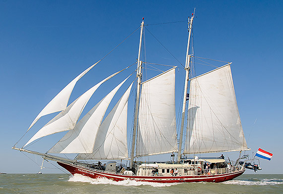 6. SAIL ¦WINOUJ¦CIE & XXX. P³ywaj±cy Festiwal Piosenki Morskiej „Wiatrak”