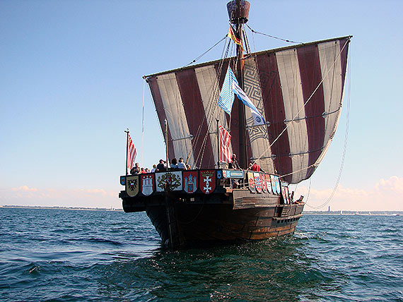 6. SAIL ¦WINOUJ¦CIE & XXX. P³ywaj±cy Festiwal Piosenki Morskiej „Wiatrak”