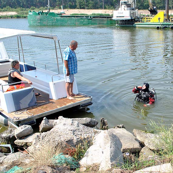 Złodziei nagrała kamera. Okradziono lokal w marinie w Karsiborze