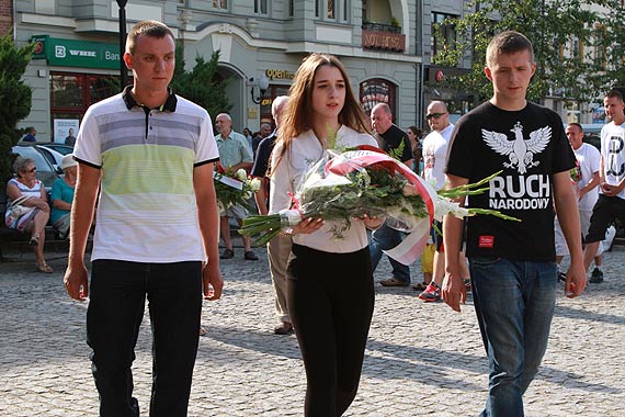 Obchody 70 rocznicy Powstania Warszawskiego. Na Placu Sowiaskim zoyli kwiaty