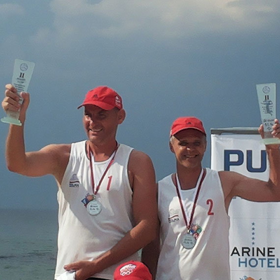 Puchar Polski Old Boyw w siatkwce plaowej. Ireneusz Kruk i Robert Walczak zdobyli srebrny medal