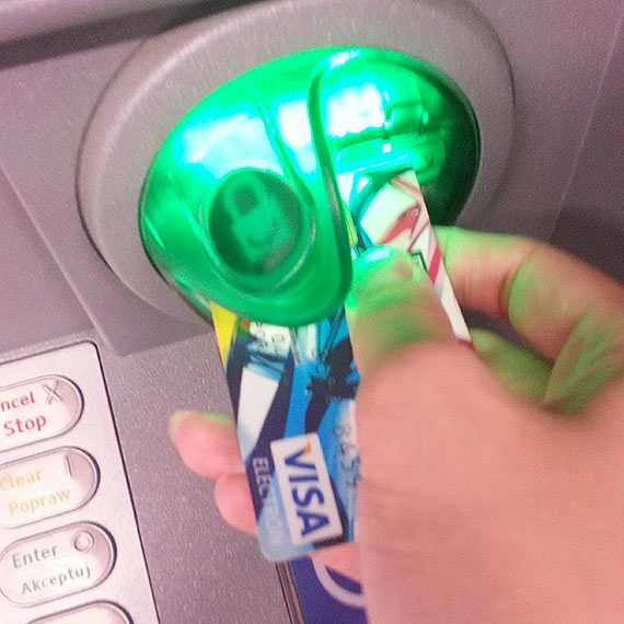 Bankomat oszuka klienta na dwa tysice zotych