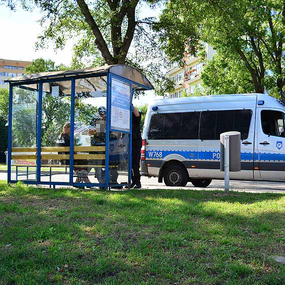 60- letni mczyzna prbowa popeni samobjstwo. Policjanci zapobiegli tragedii 