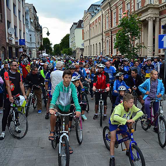 Kilkuset rowerzystów wzięło udział w Masie Krytycznej