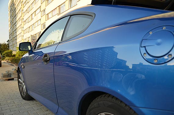 Porysowa ssiadom auto, bo byo le zaparkowane?
