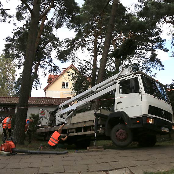 Min miesic a chodnik wci rozwalony