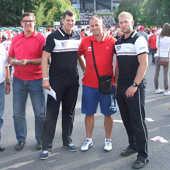 Siatkarze SMS winoujcie ogldali mecz reprezentacji Polski na Stadionie Narodowym