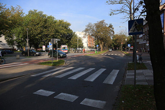 Niemiecki kierowca potrci rowerzystk. Kobiet zabrao pogotowie