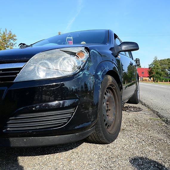 Kolizja w Łunowie. Kierująca oplem włączając się do ruchu nie zauważyła przejeżdżającego busa