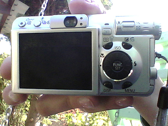 Znaleziono aparat canon na Platanie