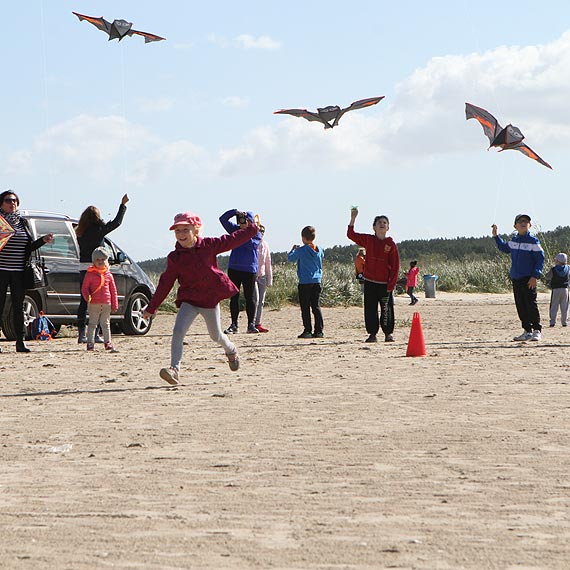 Latawce szybowały nad świnoujską plażą