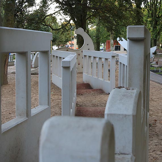 Beton lepszy od klockw. Karelus odpowiada Jaboskiej