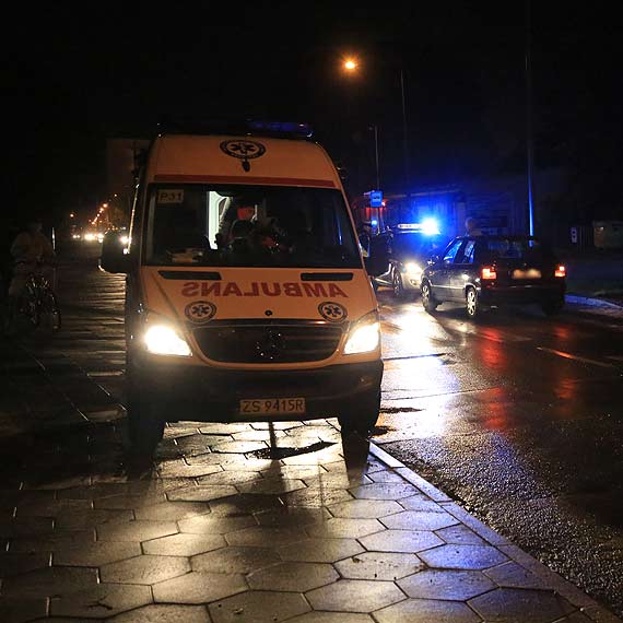 Kierowca skody potrącił kobietę na pasach