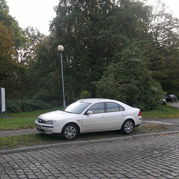 Czytelnik: Kolejne parkowanie z cyklu: parkuję gdzie chcę